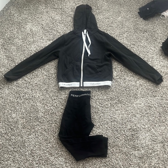 Calvin Klein small set - Picture 1 of 7